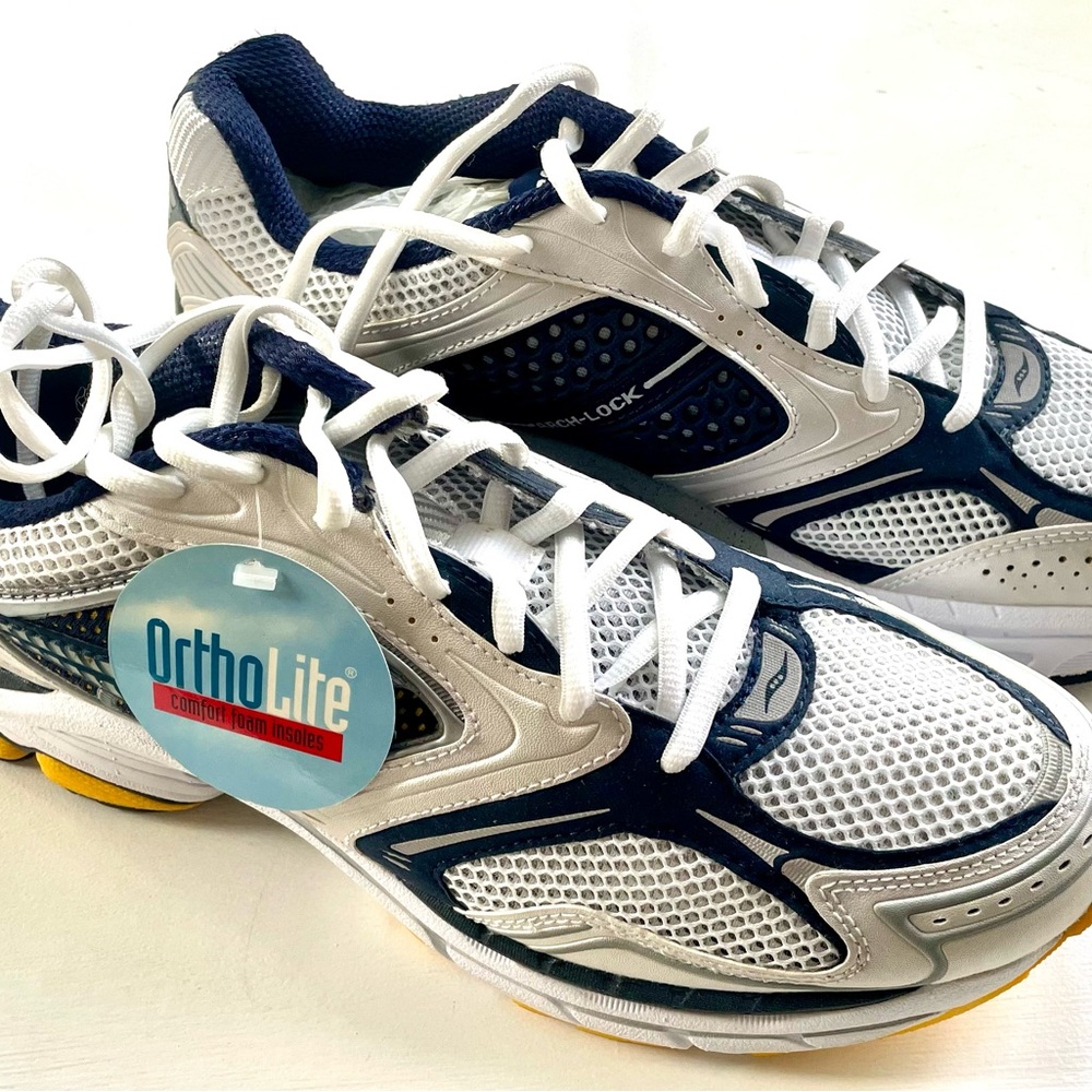 Saucony ProGrid Hurricane 9 White Navy Blue men’s Running Sneakers Size 11.5